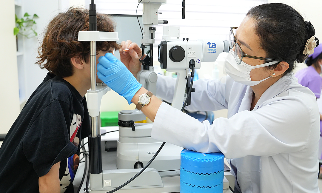 Signs a child with myopia needs new glasses