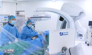 Reopening of a man's leg vein thrombosis