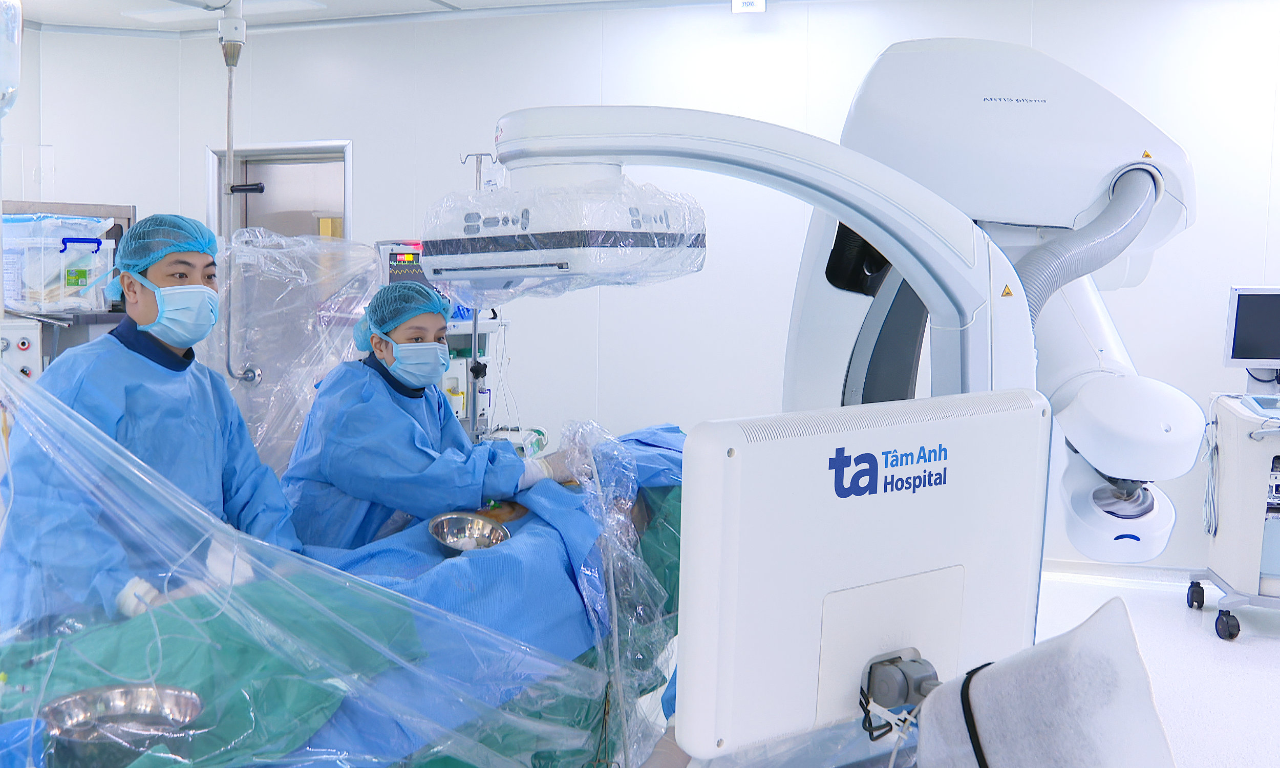 Reopening of a man's leg vein thrombosis