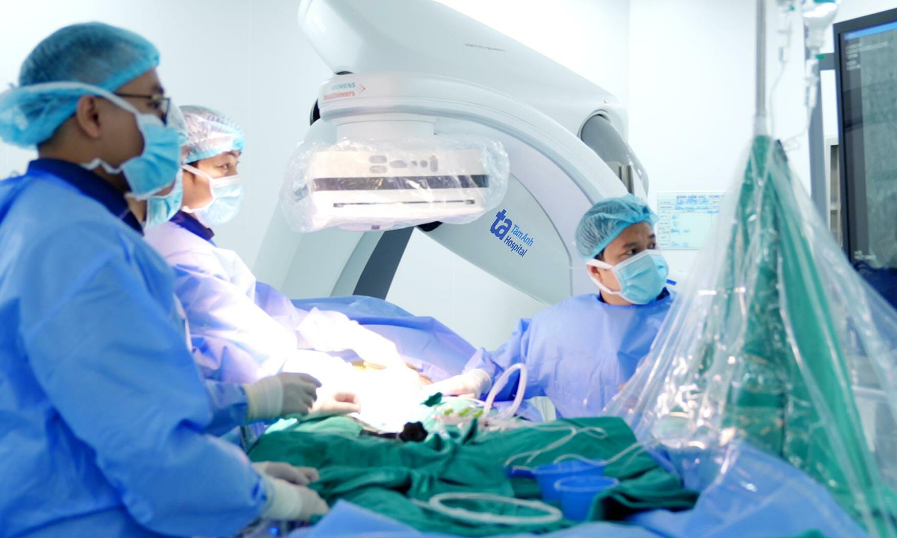 What signs warn of chronic coronary artery occlusion?