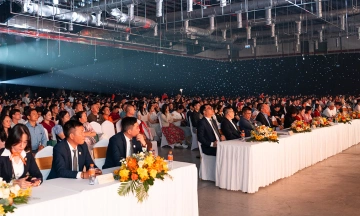 Kim Oanh Land hosts appreciation event for Legacy Central residents