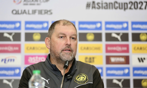 Malaysia national team coach holds press conference before vietnam match