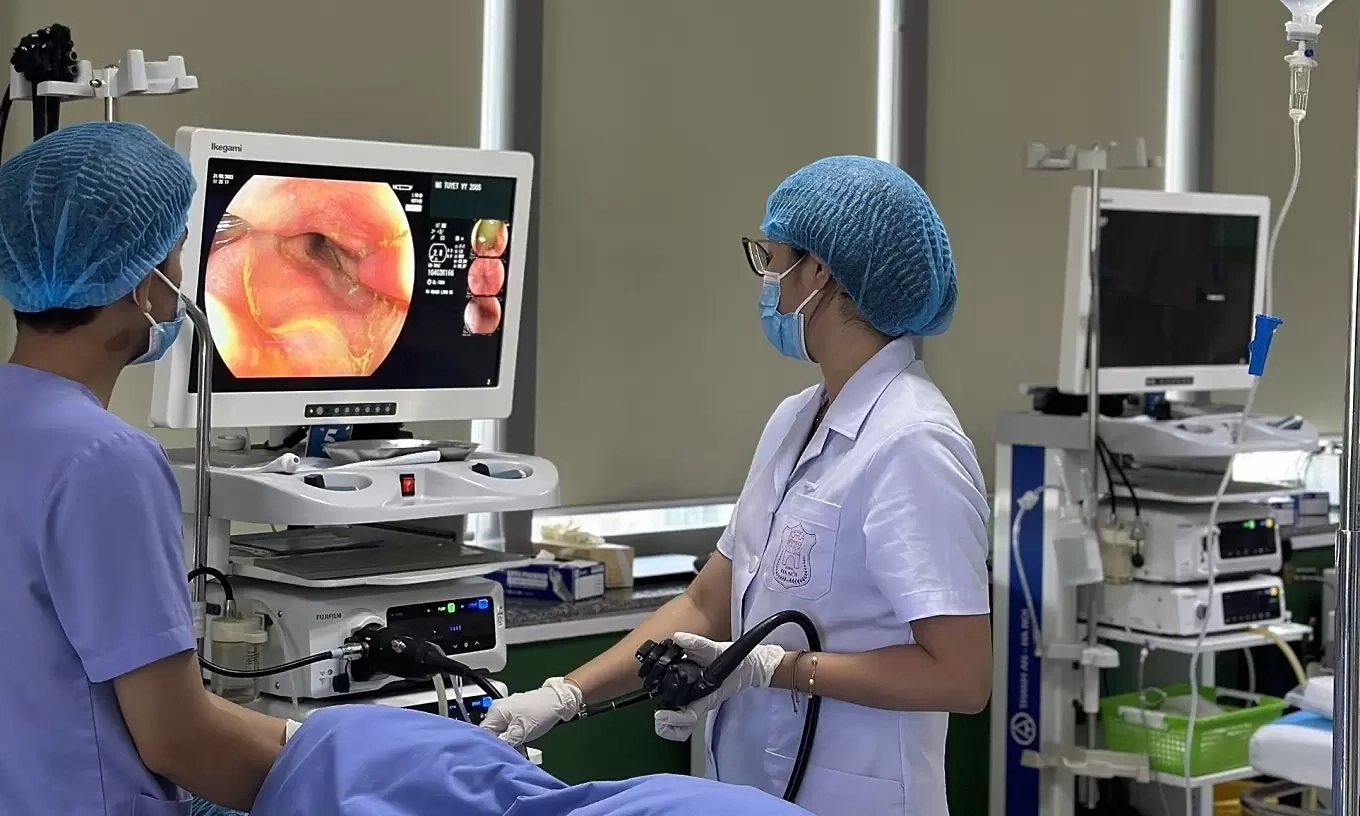 Is vomiting blood a sign of cancer?