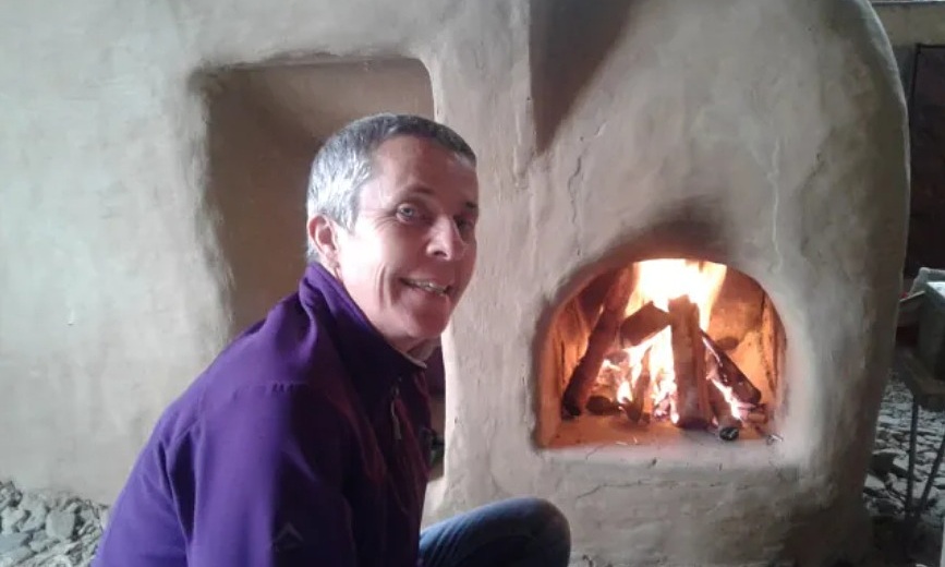 Couple 'flees' after three weeks of self-sufficient living