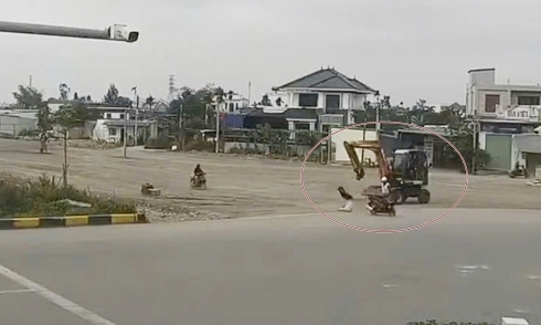 Young man dies after getting entangled in power cable