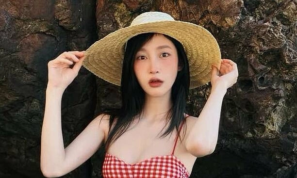 Verifying accounts spreading misinformation about Juky San's swimsuit photos at Gieng Tien