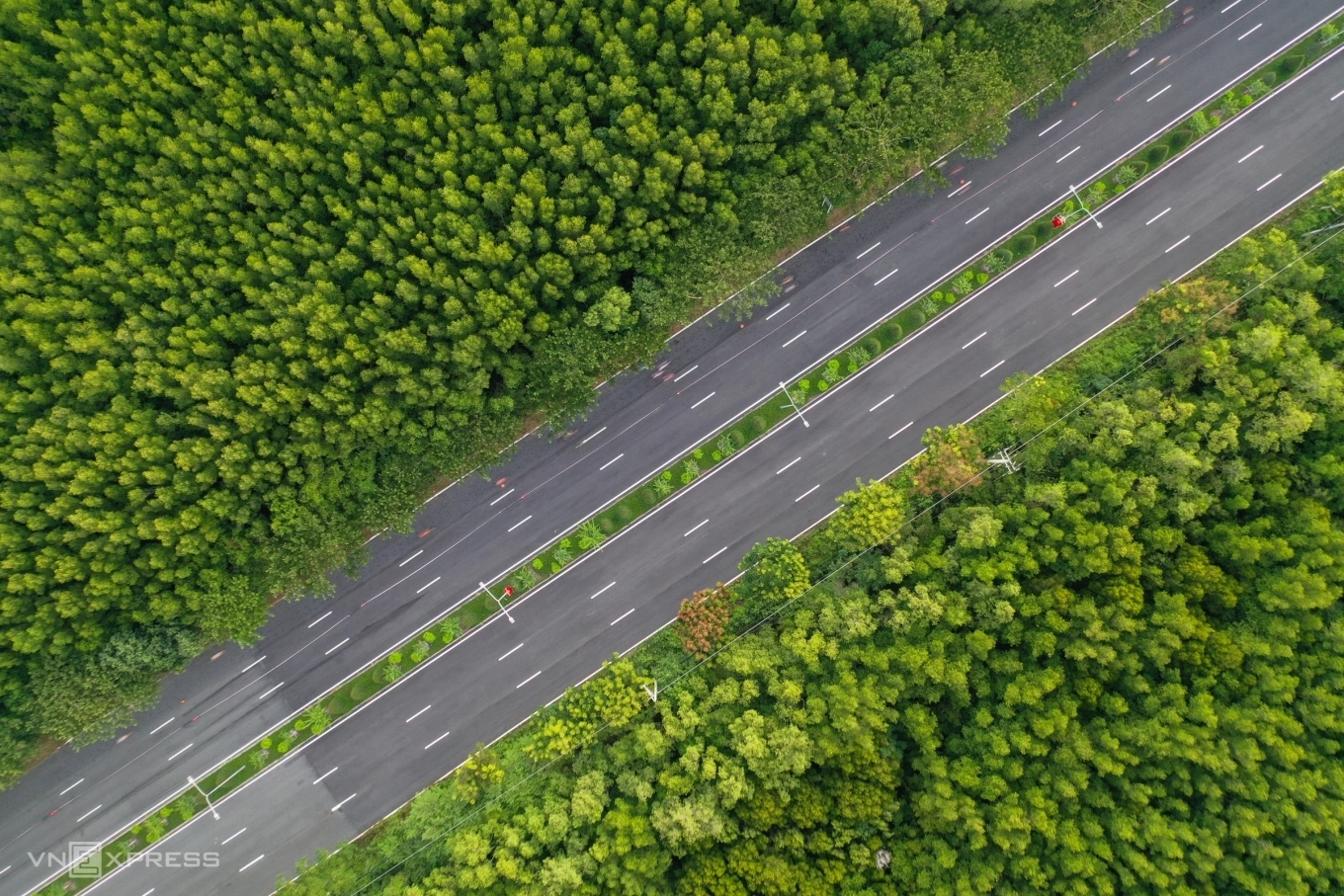 Vingroup proposes expanding Rung Sac road from 6 to 10 lanes