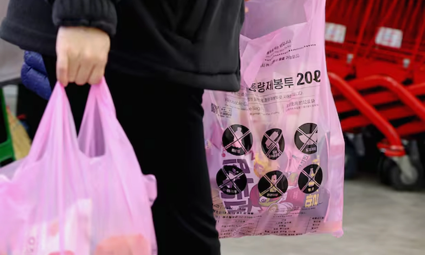 South Korea faces severe trash bag shortage amid Middle East conflict