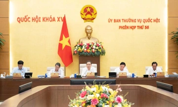 National Assembly highly praises government's administration