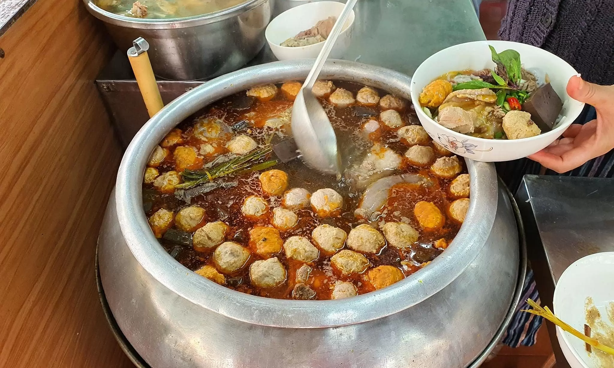 Tips for runners to safely enjoy Hue's specialties