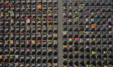 China bans using vacant apartments for urn storage