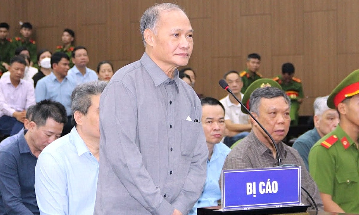 Former deputy minister of agriculture faces 4-5 years in prison for receiving 4.5 billion dong in gifts