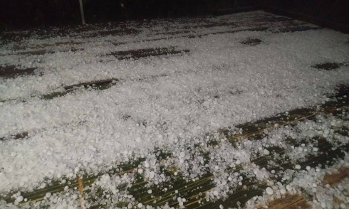 Hailstorms hit Hanoi and Cao Bang