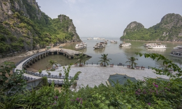 Quang Ninh and Hai Phong open four inter-bay tourist routes