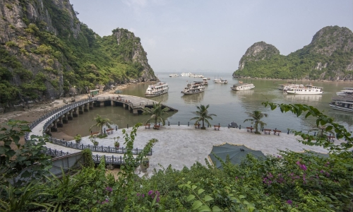 Quang Ninh and Hai Phong open four inter-bay tourist routes