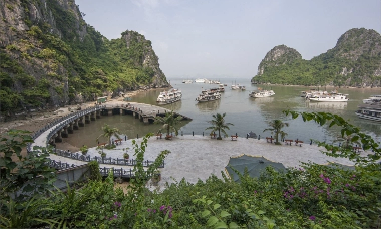 Quang Ninh and Hai Phong open four inter-bay tourist routes