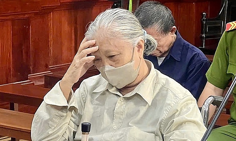 Several individuals accused of aiding Hua Thi Phan in bank embezzlement