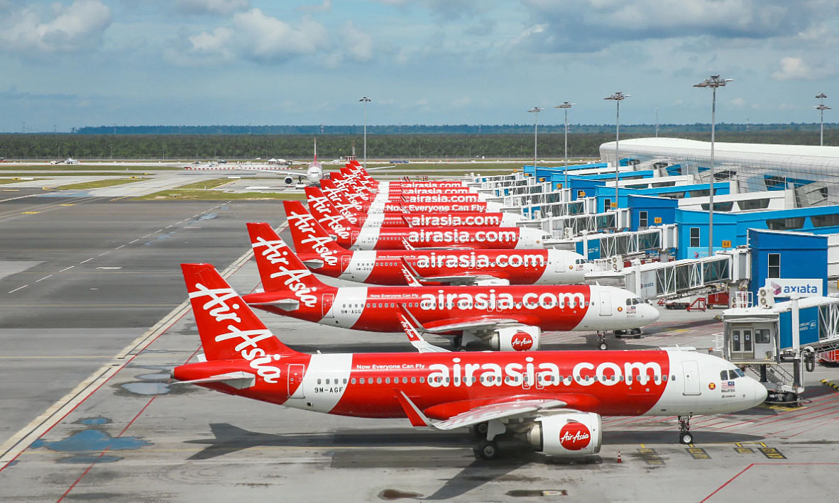 Low-cost airlines adopt technology to cut costs