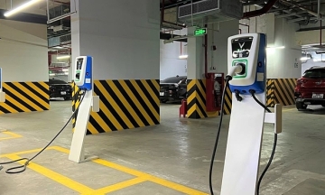 Prime Minister requests development of electric vehicle charging stations and battery swap points in apartment buildings
