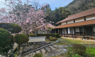 Foreigners seek abandoned homes in Japan