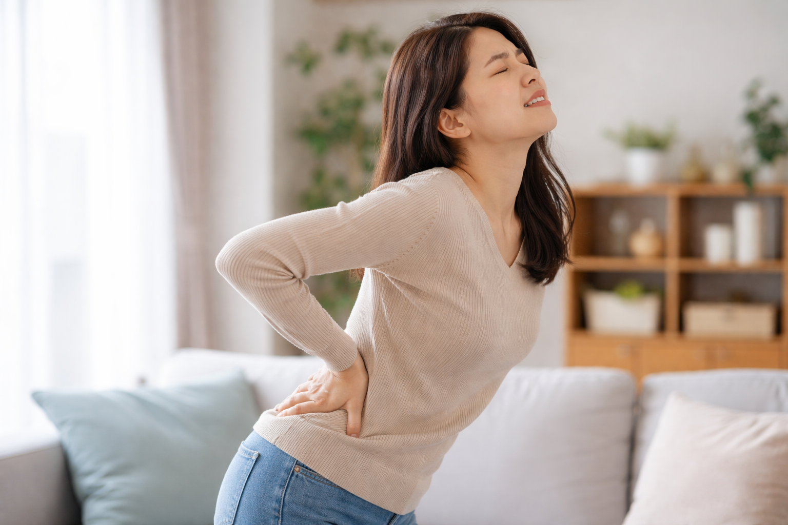 What happens to bones when women reach their 30s?