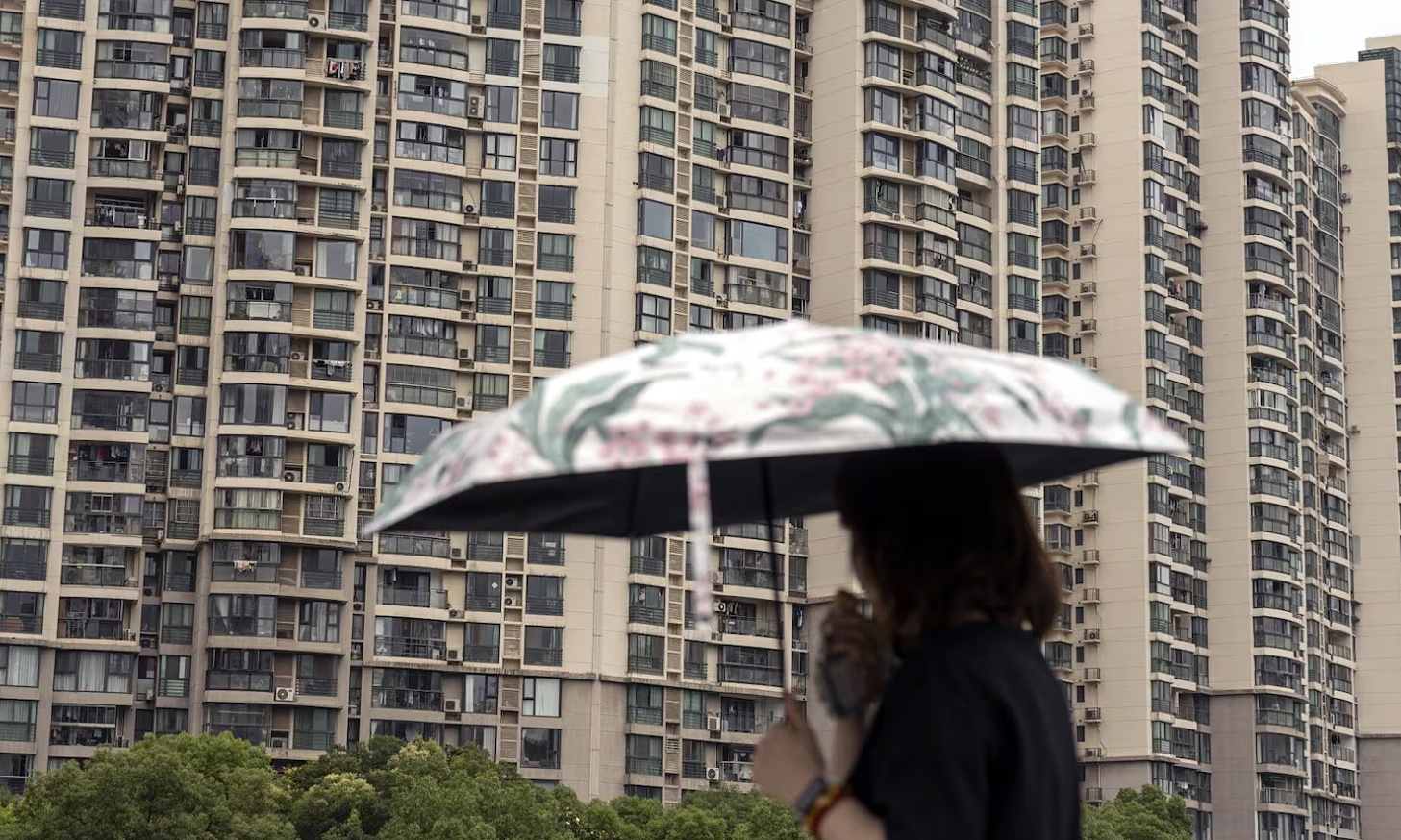 China bans converting apartments into ash storage sites