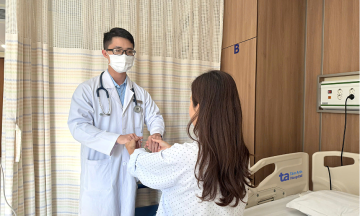 Headache due to cerebral venous sinus thrombosis stroke