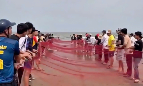 Hundreds search for two boys missing at sea