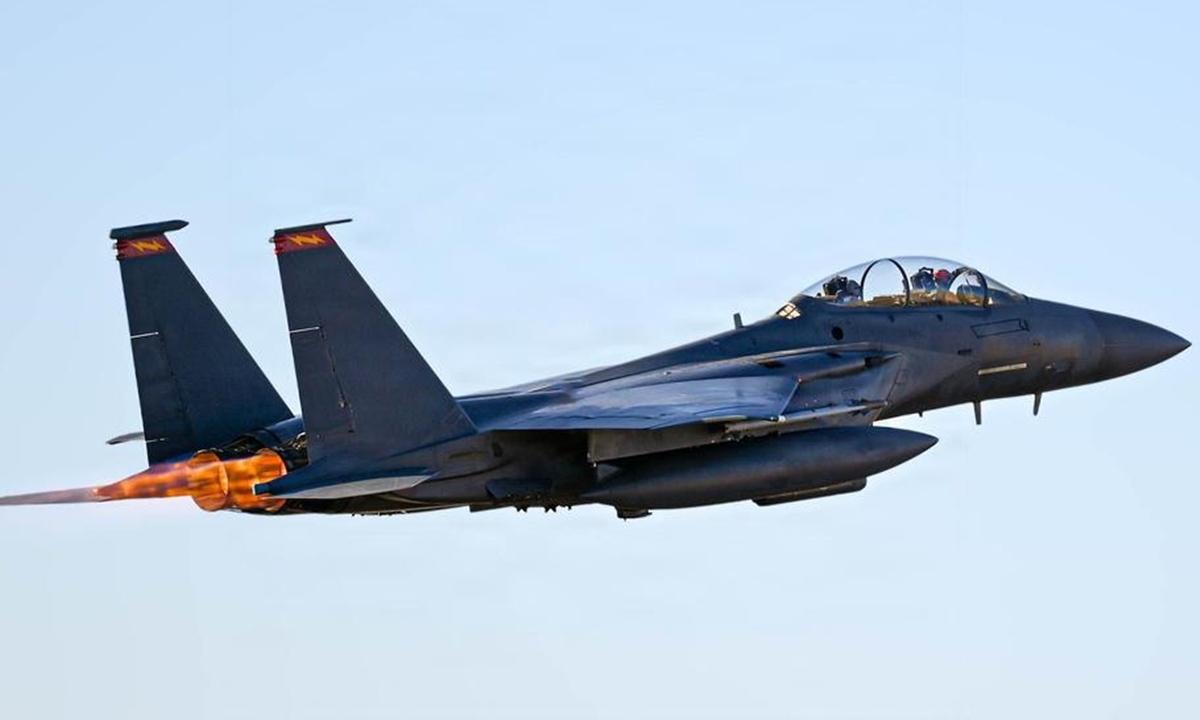 Iran launches search for 'downed US fighter pilot'