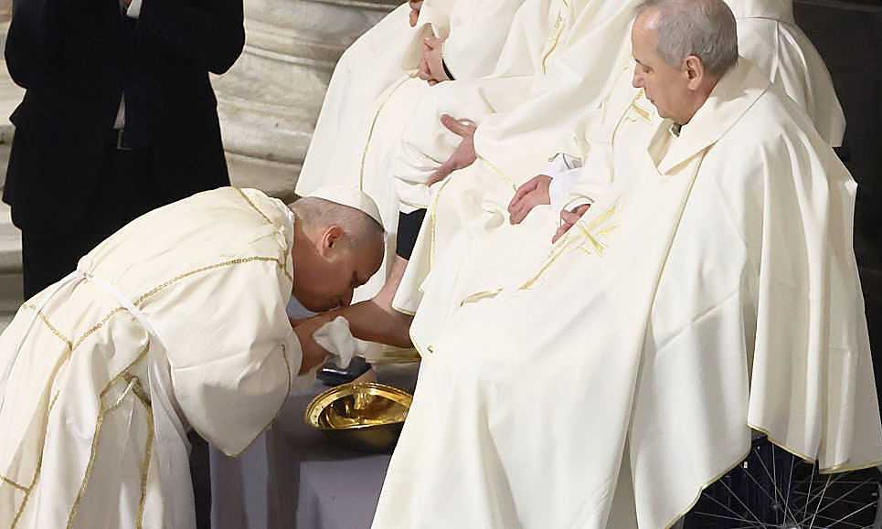 Pope Leo XIV washes the feet of 12 priests