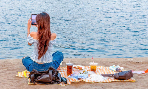 Crowds flock to 'Go Vap beach' in Ho Chi Minh City for recreation