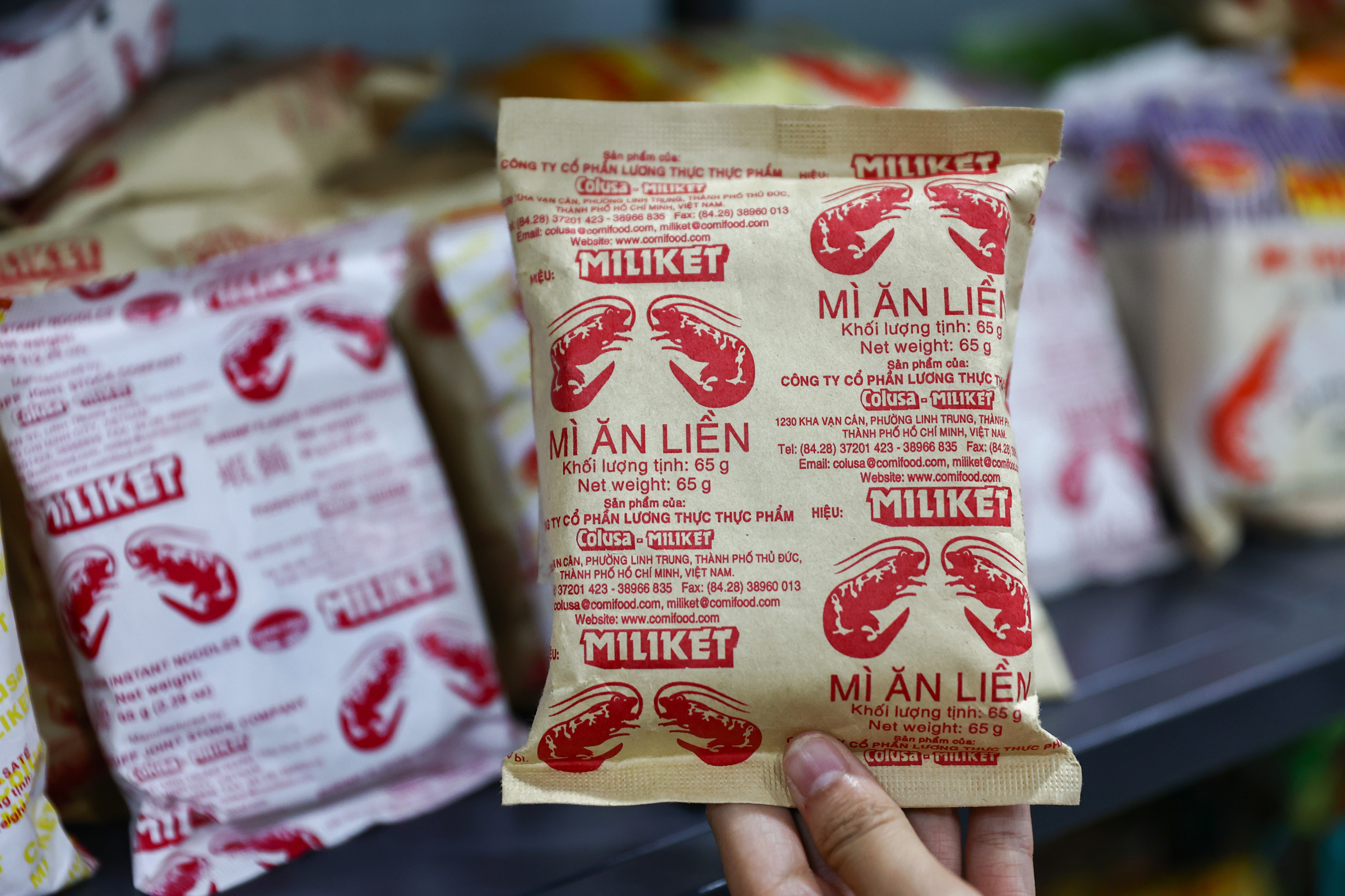Two-shrimp instant noodle brand posts lowest profit in 4 years