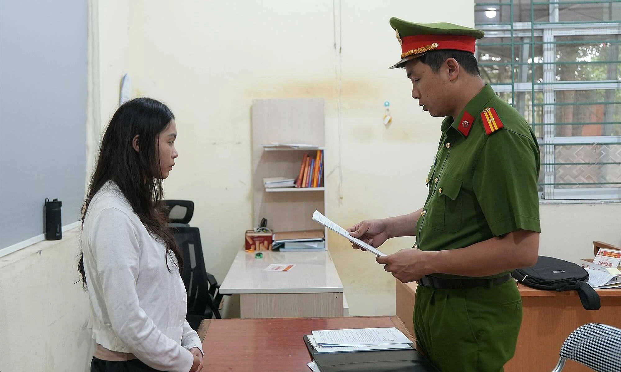 Four women livestream pornography, attracting 30,000 viewers