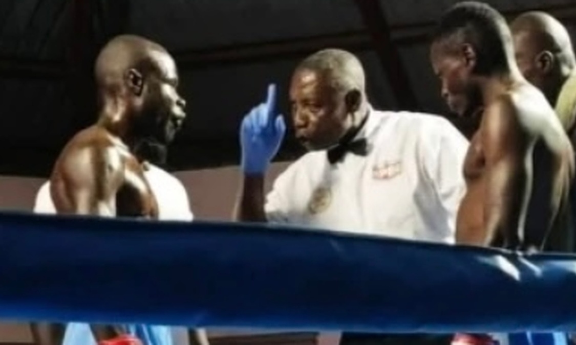 Boxer dies after bout not stopped
