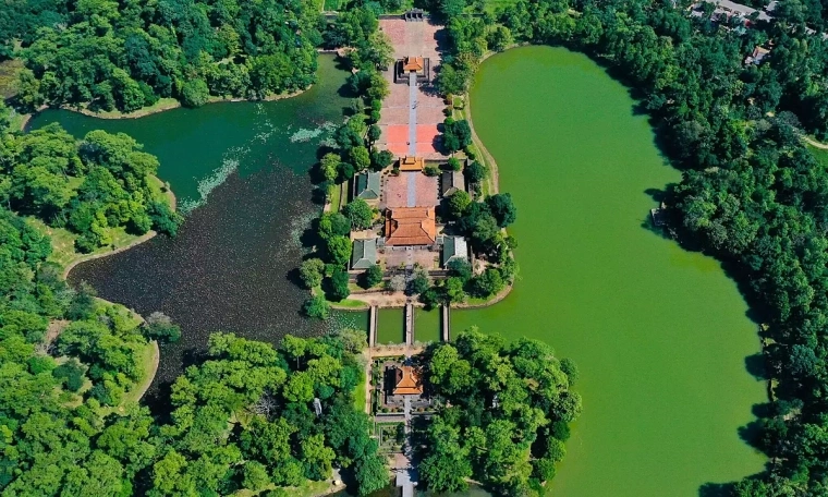 VnExpress Marathon Hue 2026 runners receive free entry to historical sites