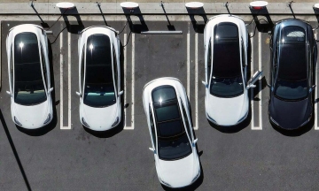 Tesla overtakes BYD, reclaims global EV sales crown