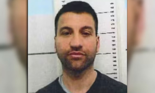 Police raid villa, arrest Italian mafia boss