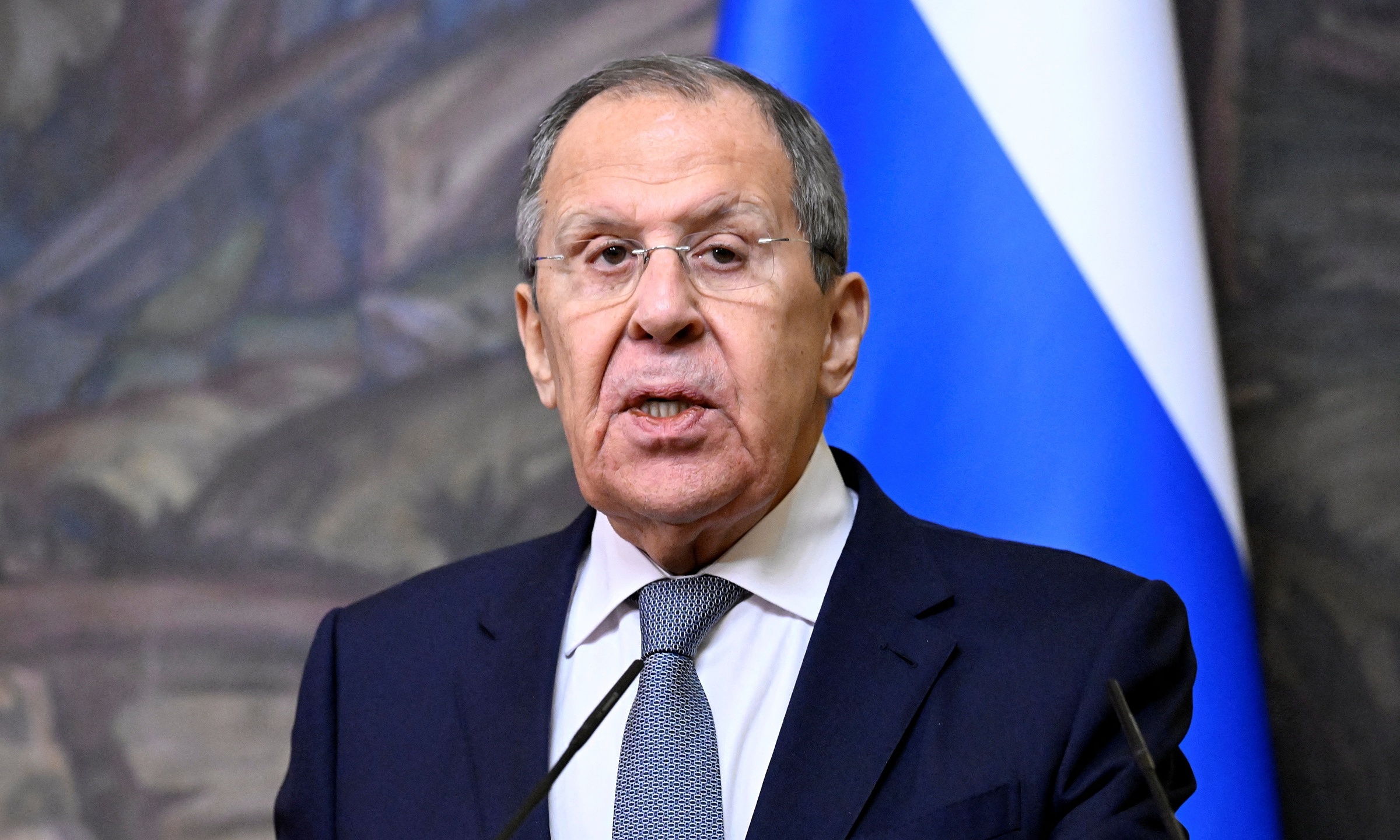 Russian foreign minister: US should stop issuing ultimatums to Iran
