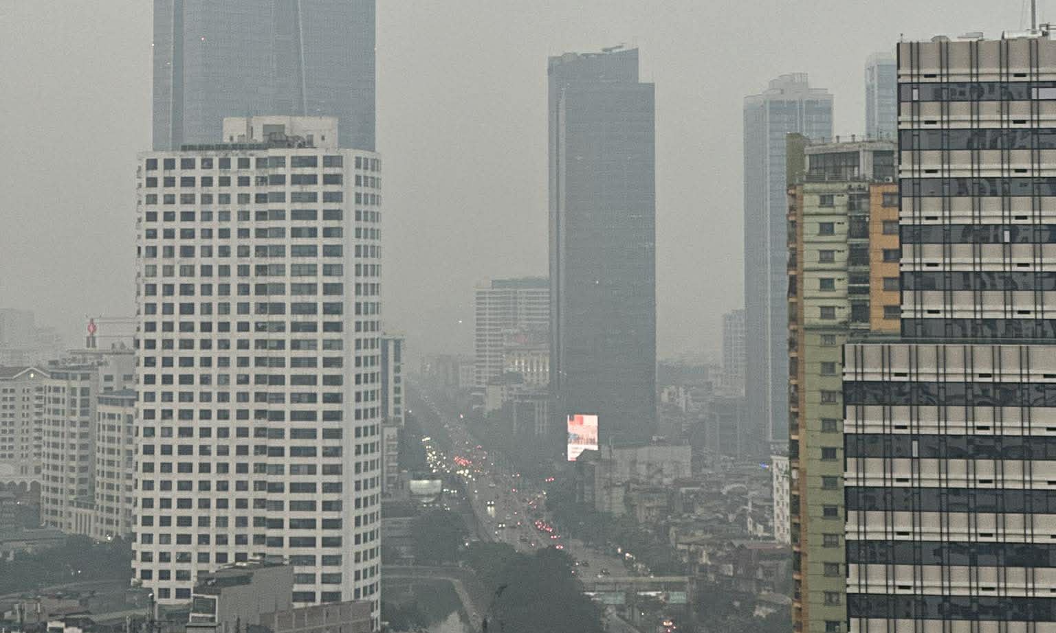 Hanoi's air quality plunges to unhealthy levels
