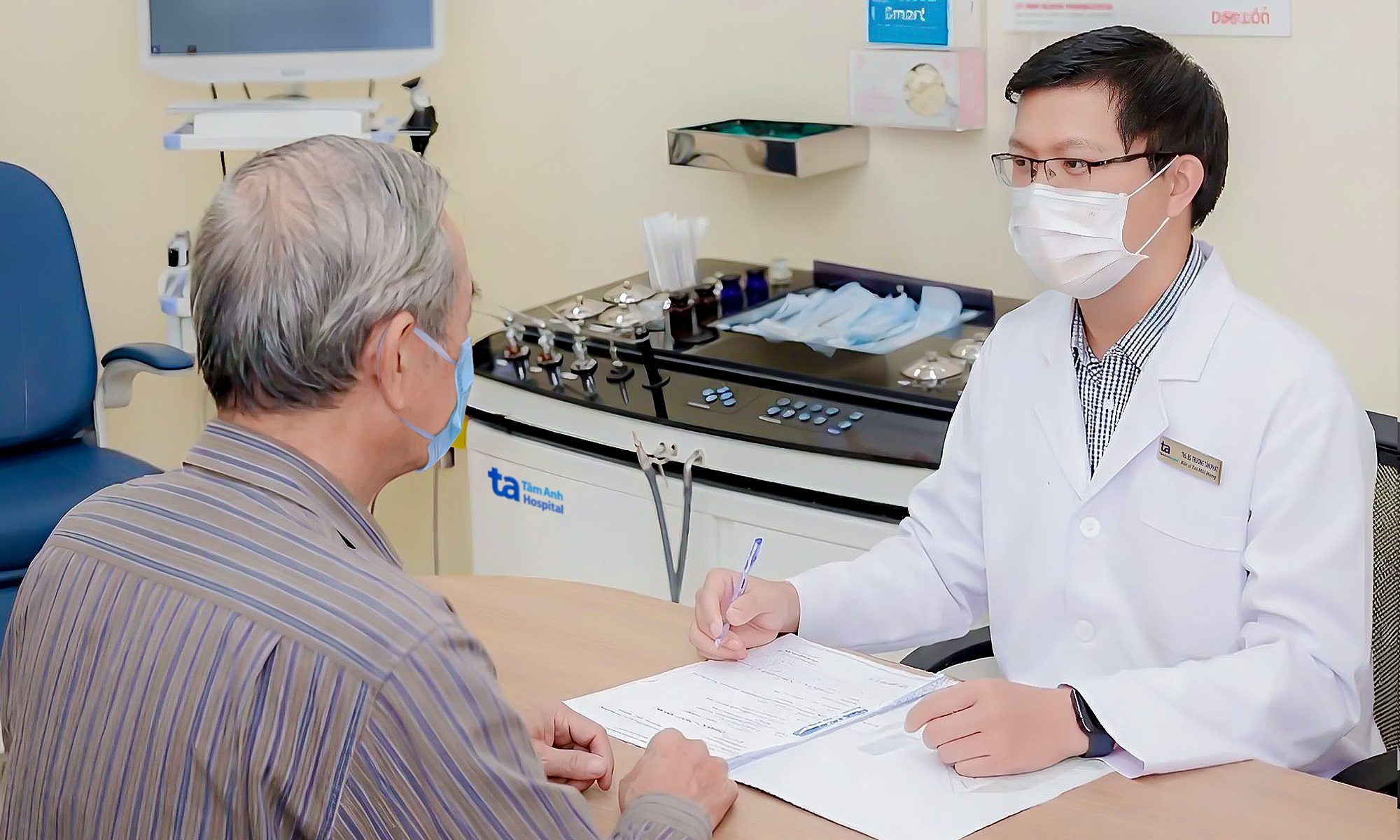 Mistaking hoarseness for a sore throat turns out to be metastatic lung cancer