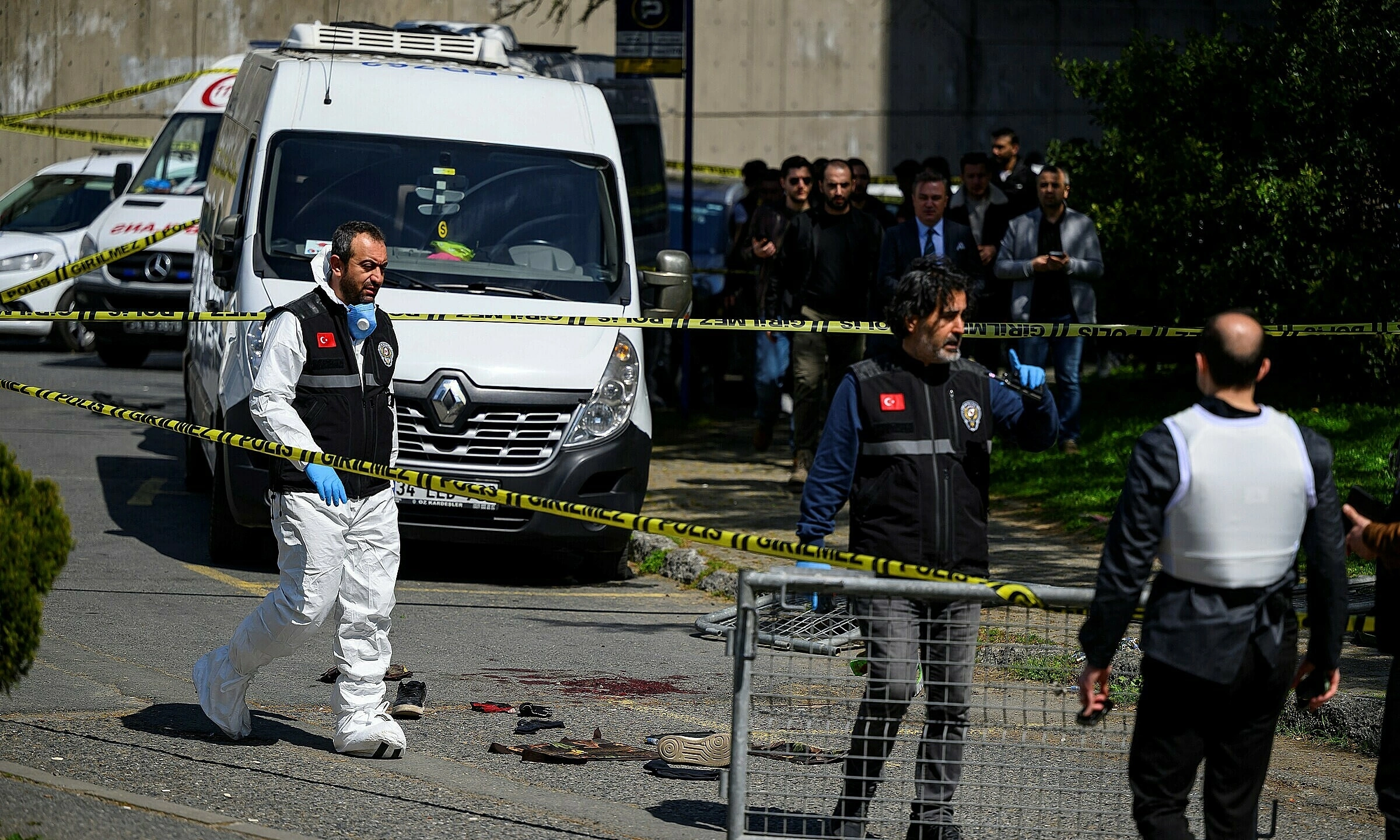 Gunfight outside Israeli consulate in Istanbul