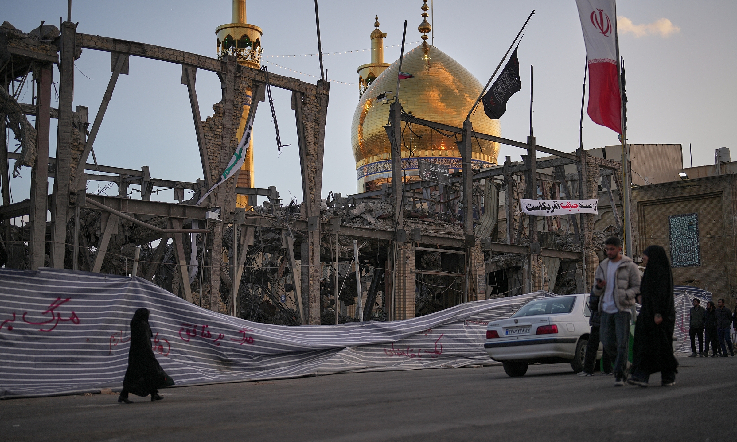 US reporters recount a 12-hour drive across Iran