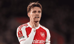 Lineker: 'Signs of panic at Arsenal'