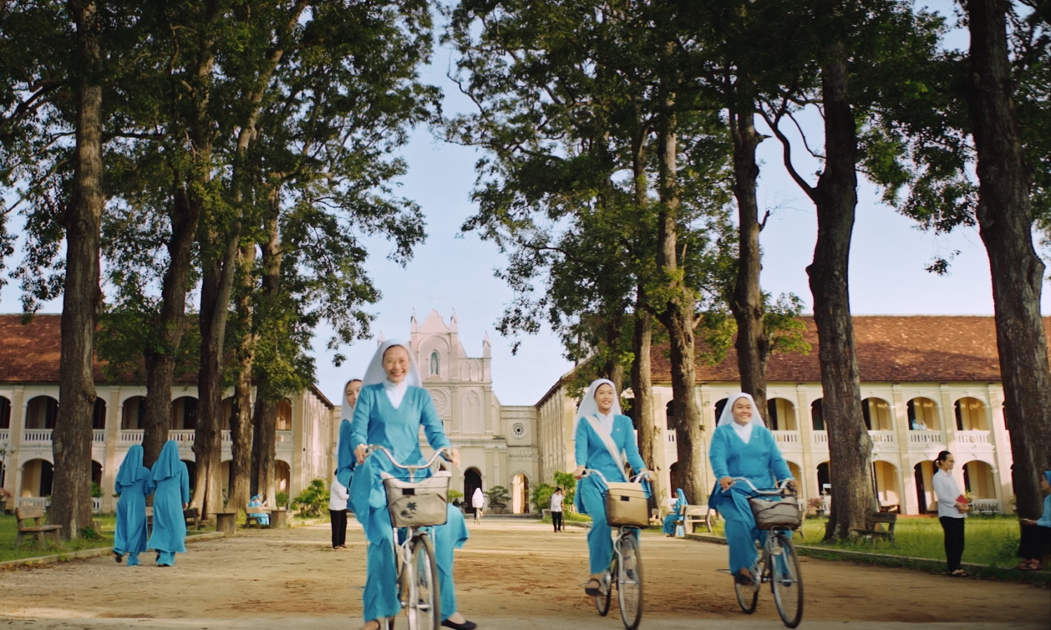 Filming locations of 'Hen em ngay nhat thuc' spark public interest