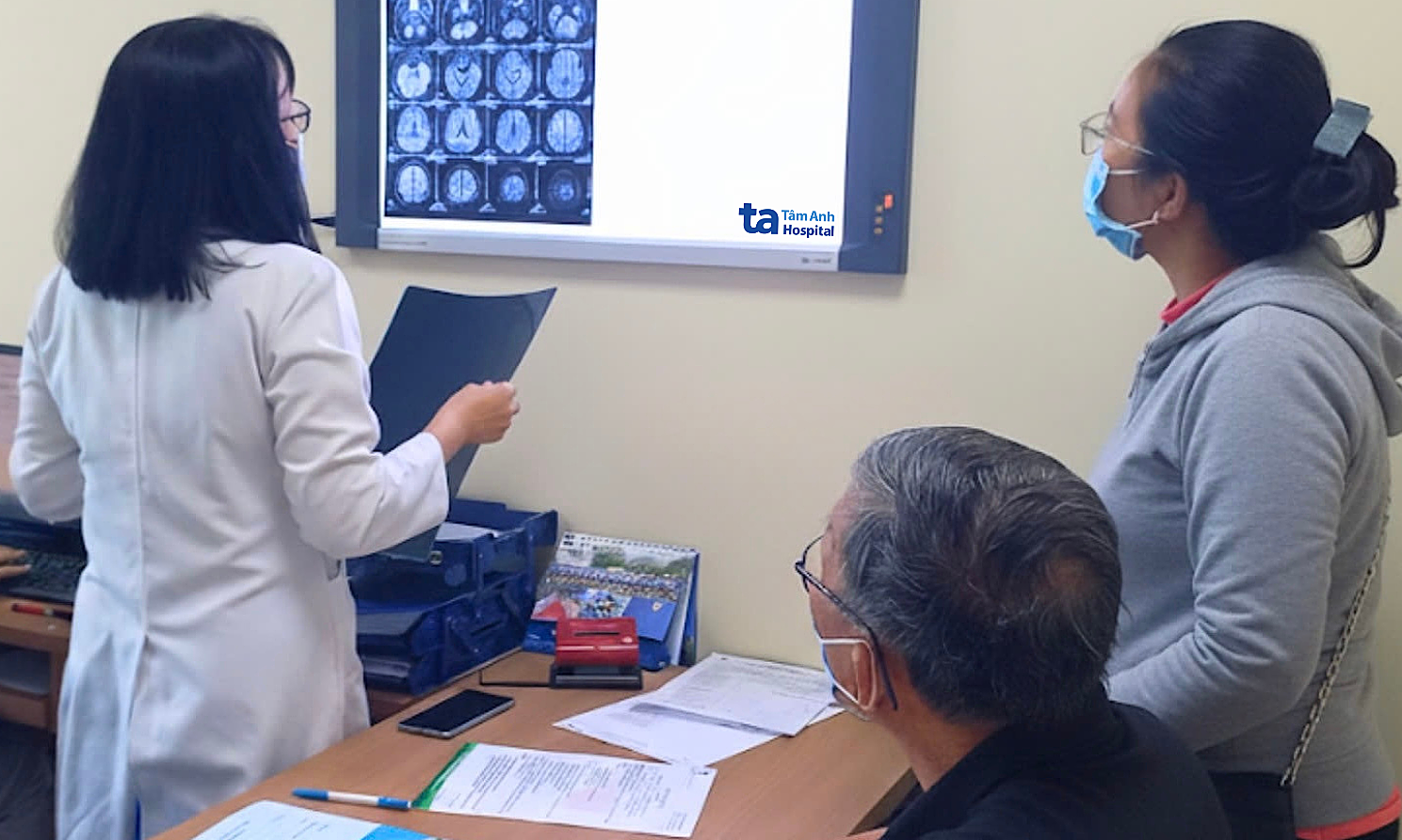 Hand numbness: an early stroke warning