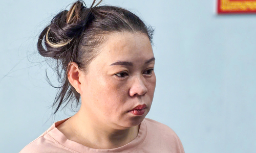 Woman arrested for assaulting two railway barrier staff