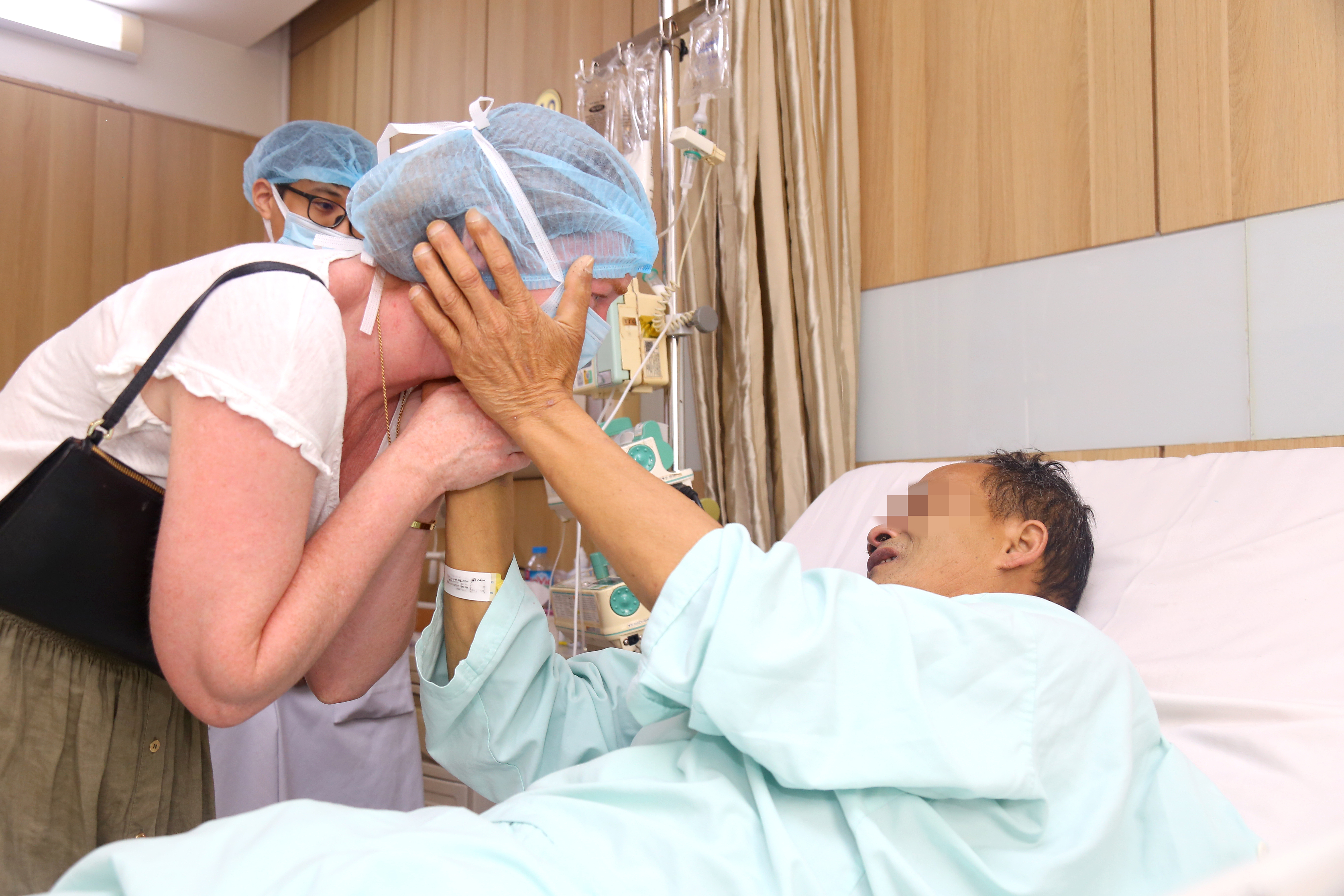 British girl, brain-dead, donates organs, saving three Vietnamese lives