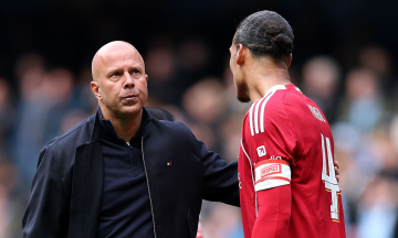 Slot's differing views with Van Dijk