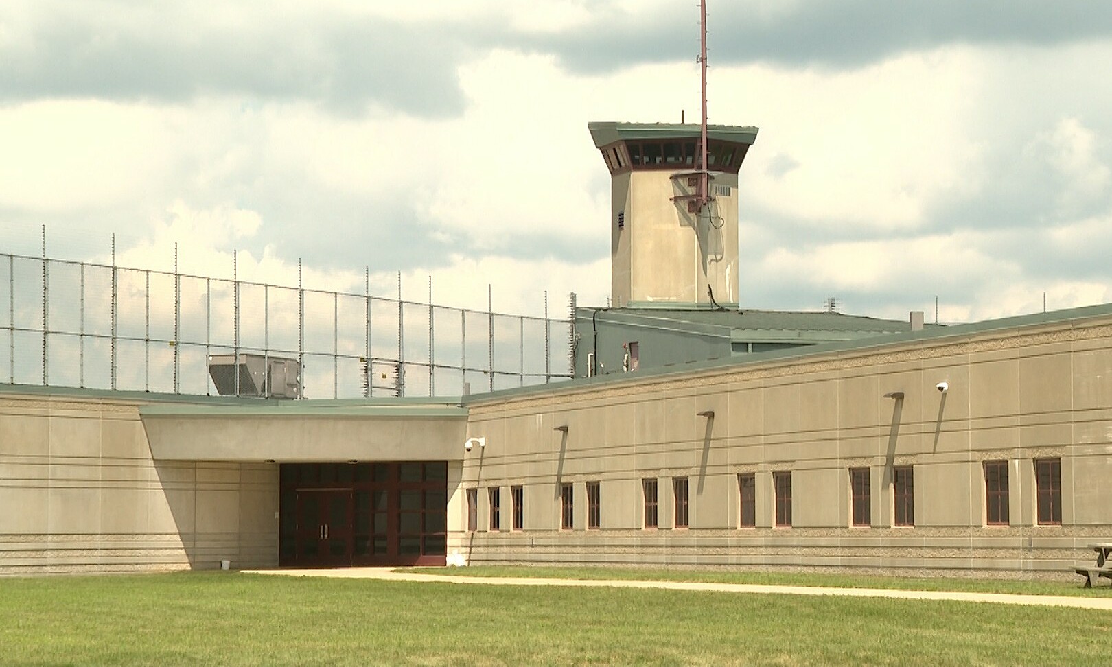 Vietnamese man dies in ICE detention