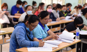 Middle-aged workers seek jobs, but market prefers younger talent